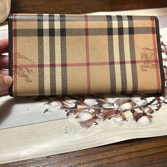 Burberry Haymarket wallet - Picture 2 of 14